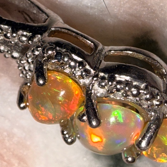 925 Ethiopian fire Opal Triple Stone Drop Pendant Necklace - Picture 6 of 12